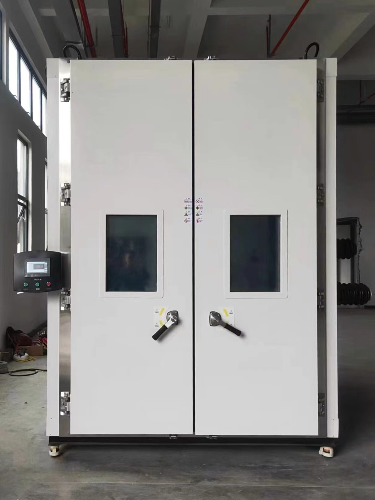 太陽(yáng)能光伏組件試驗(yàn)箱