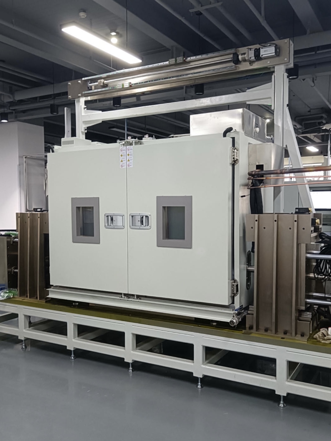 散熱器冷熱沖擊試驗(yàn)箱